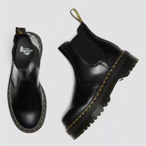 Doc Marten 2976 Smooth Leather Platform Chelsea Boots